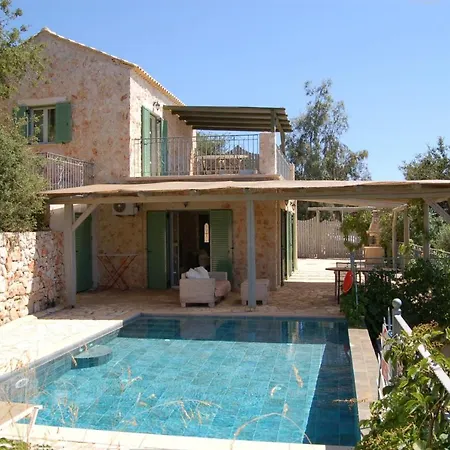 Ratzakli Sleeps 2 Pool Air Con Wifi
